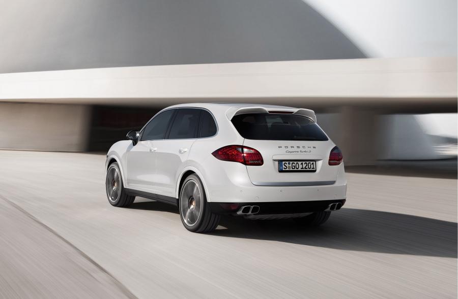  Porsche Cayenne Turbo S 2012 года  (фото 15 из 28)
